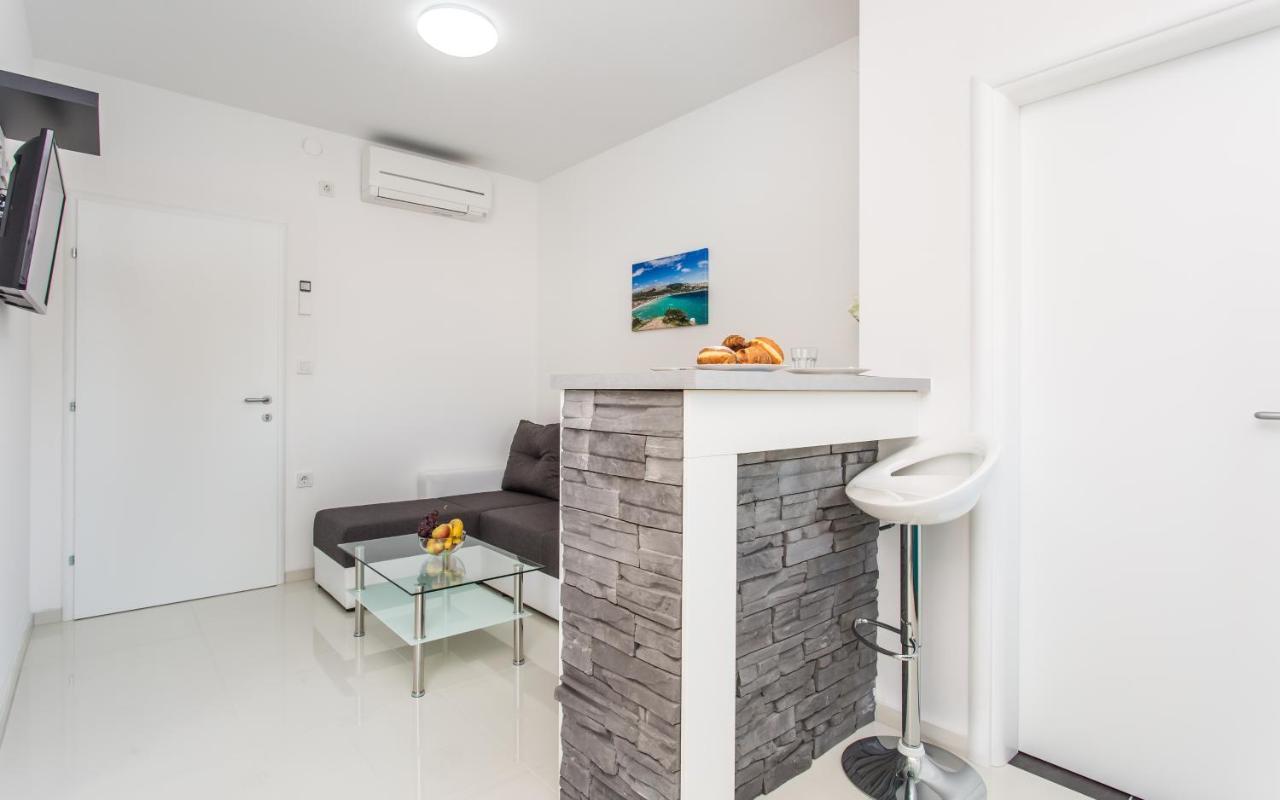 Apartments With A Parking Space Baska, Krk - 18808 Ngoại thất bức ảnh