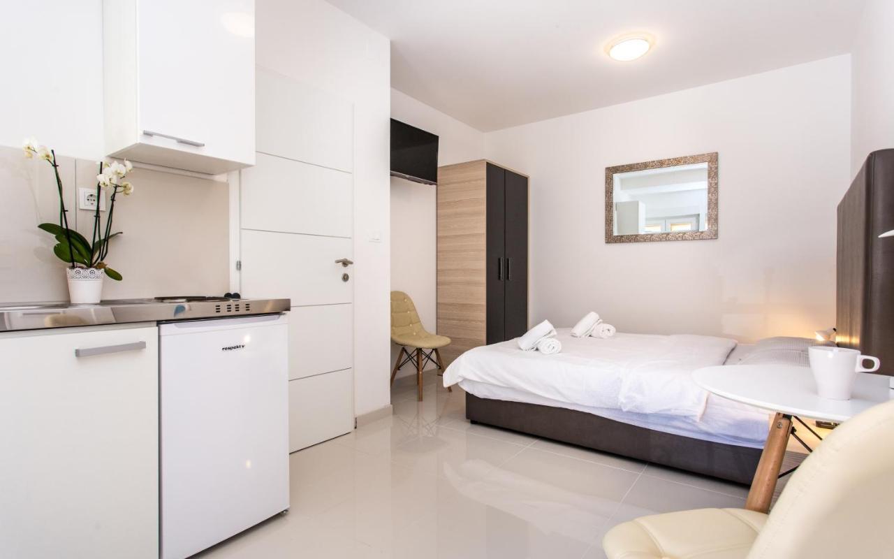 Apartments With A Parking Space Baska, Krk - 18808 Ngoại thất bức ảnh
